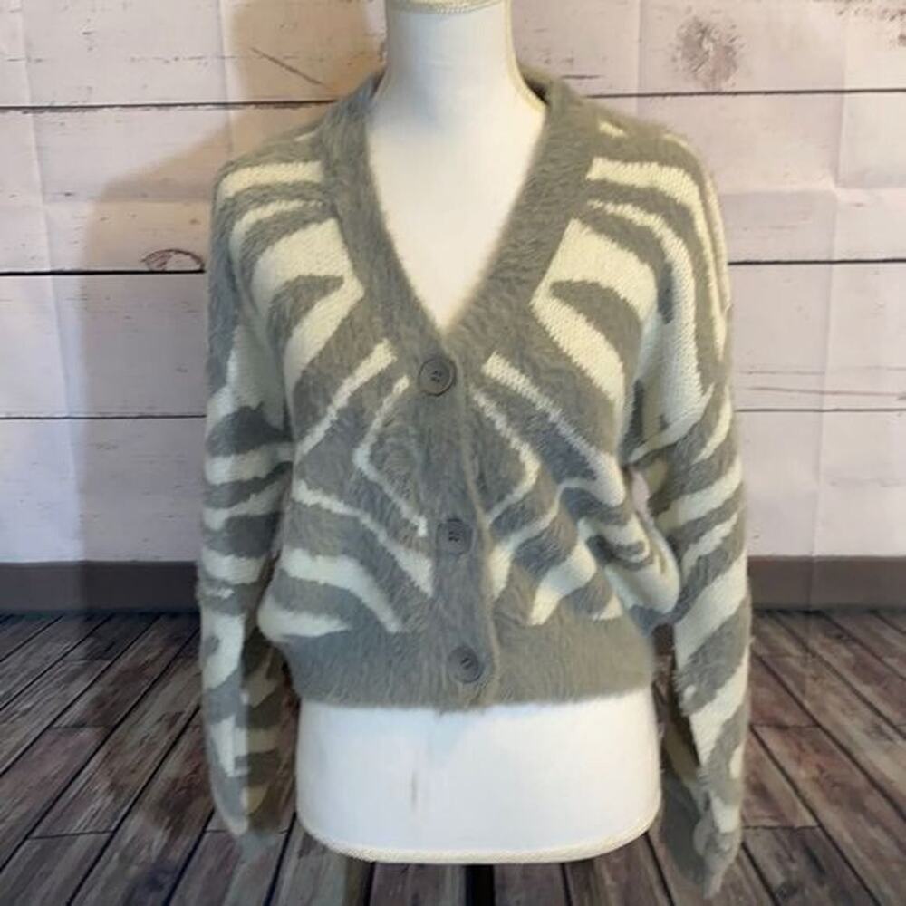 Papermoon Cardigan Sweater Womens Large Gray‎ Zebra Cropped Button